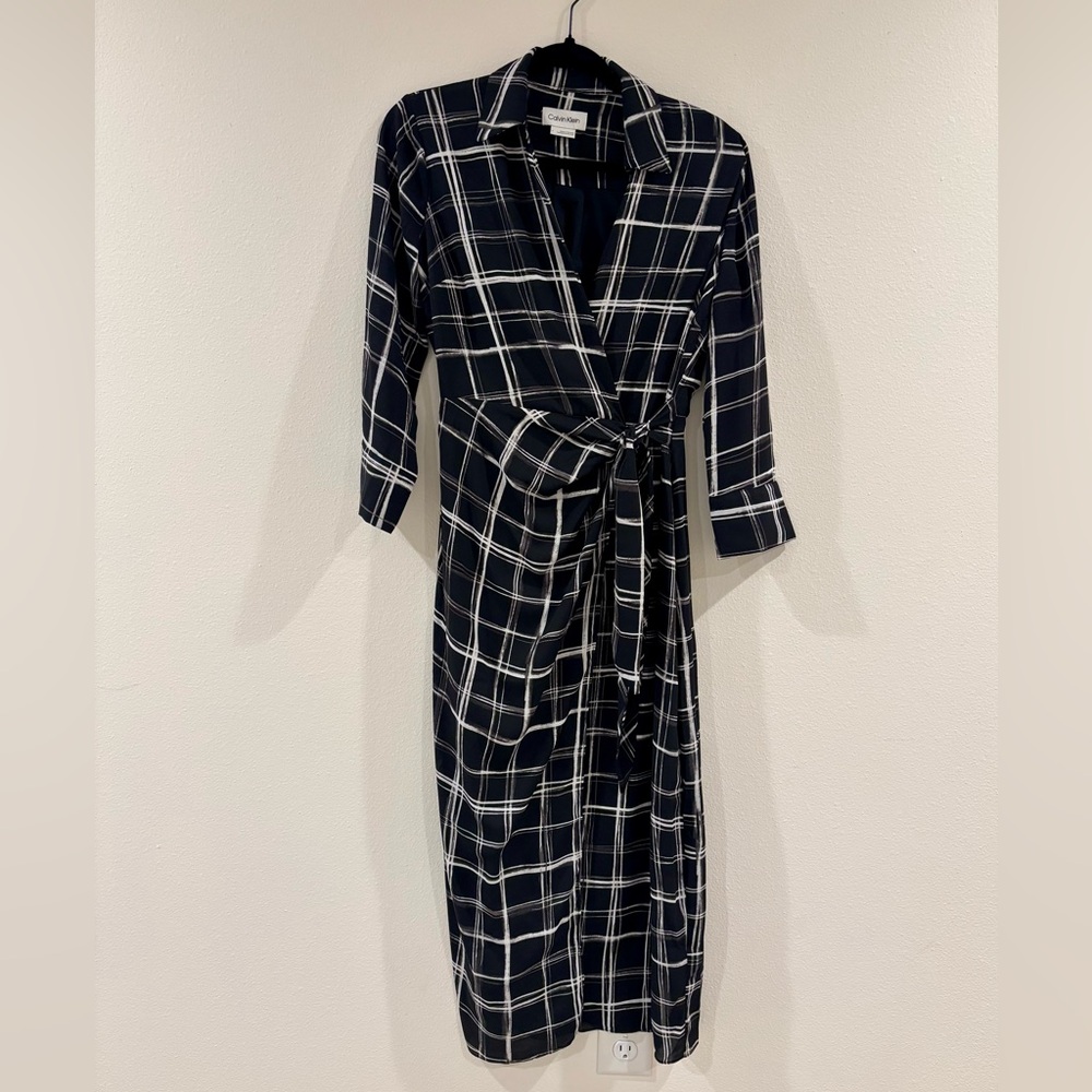 Calvin Klein Black and White Plaid Long Sleeve Wrap Dress - Size 4